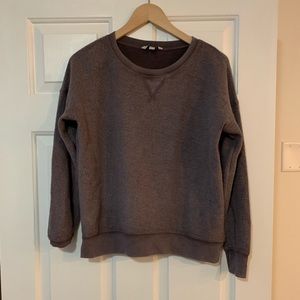 Women’s medium pullover sweatshirt